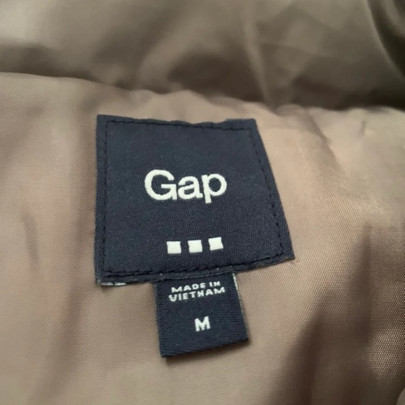 beige gap puffer vest - Picture 2 of 4